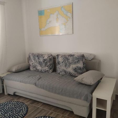 Levant, Cosy And Modern Apartment In Novalja Center 外观 照片