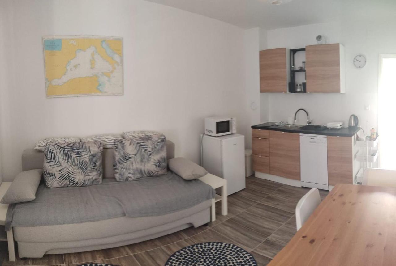 Levant, Cosy And Modern Apartment In Novalja Center 外观 照片